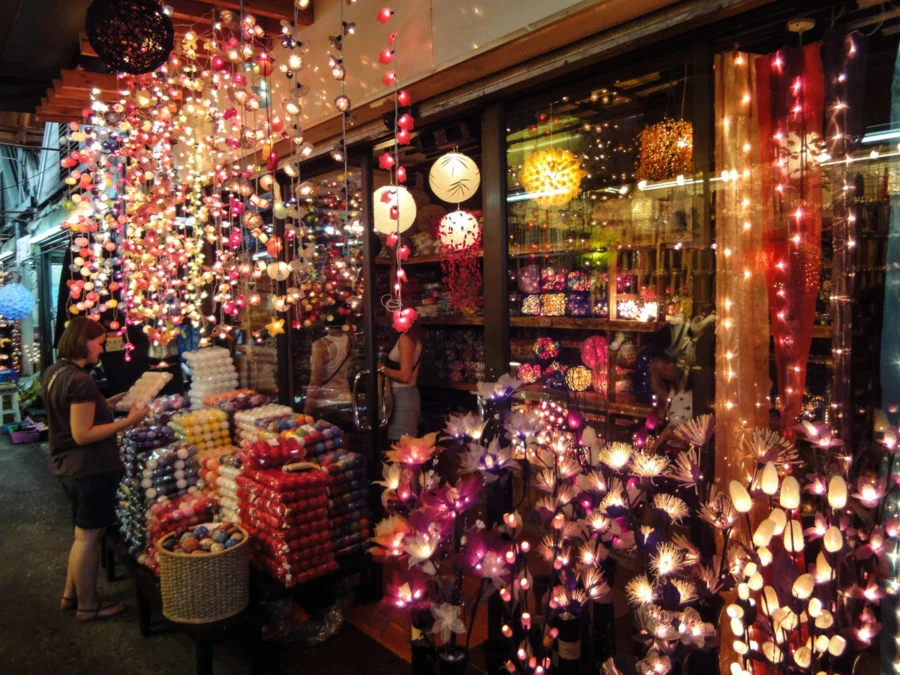 Chatuchak - Lạc lối giữa chợ trời cuối tuần Bangkok 4 Hàng trang trí nôi thất bắt mắt