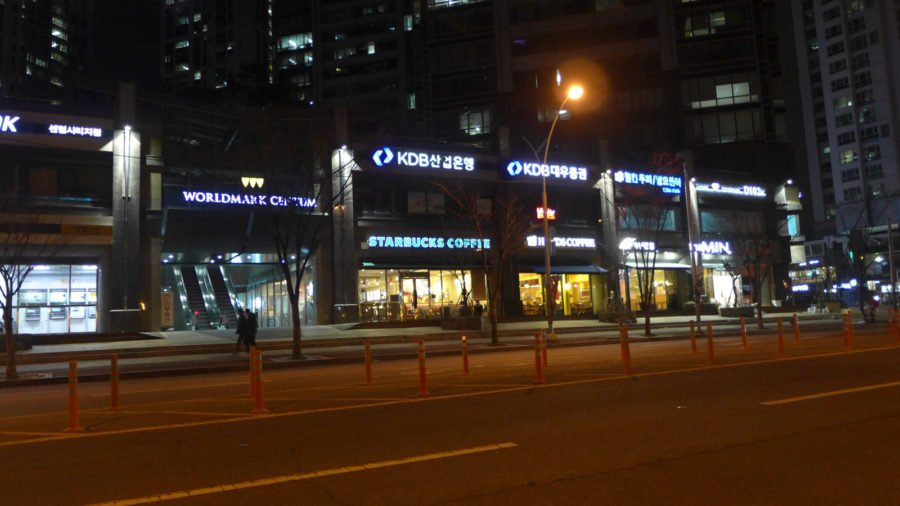 Đường phố Busan về đêm